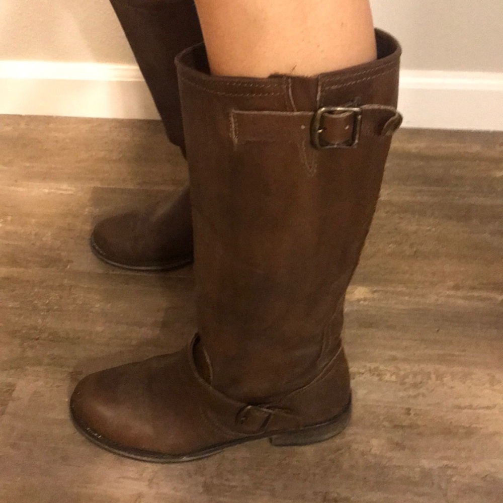 Steve Madden leather boots ! Made in Mexico size 9